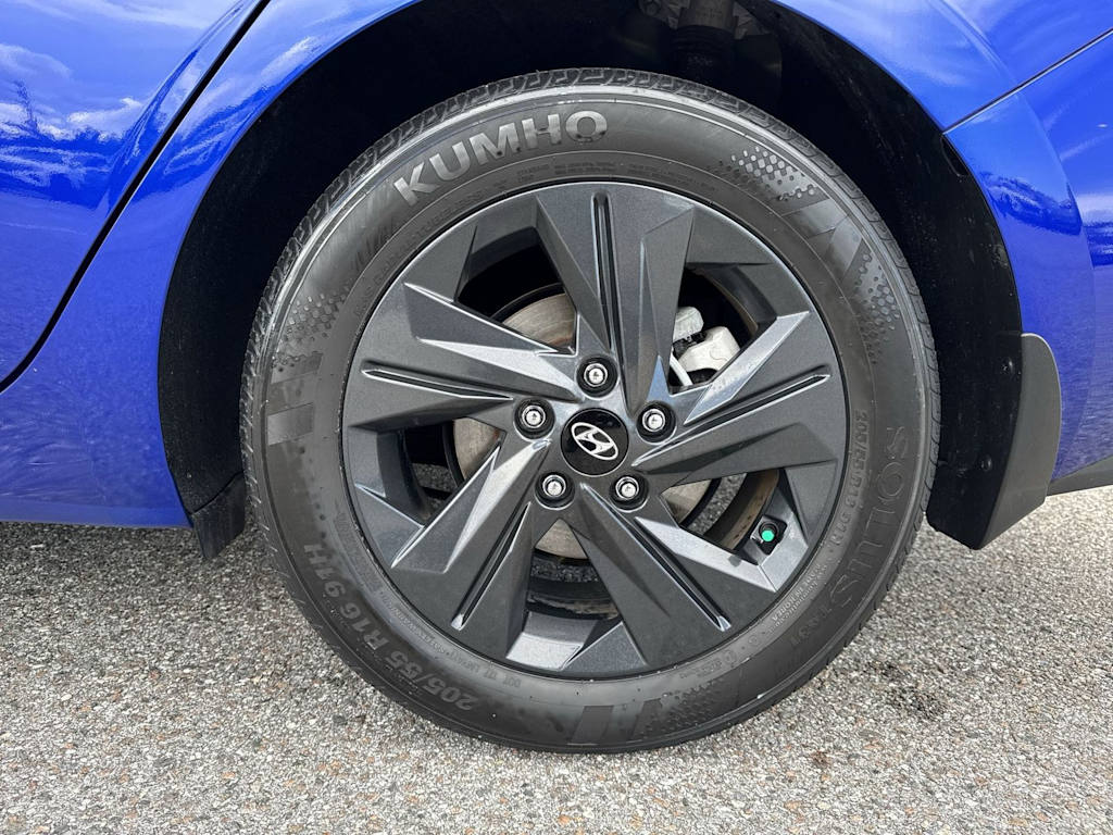 Thumbnail: 2023 Hyundai Elantra - 8