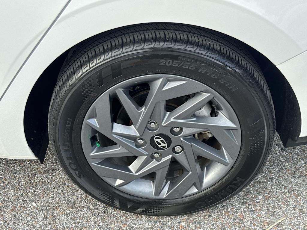 Thumbnail: 2024 Hyundai Elantra - 8
