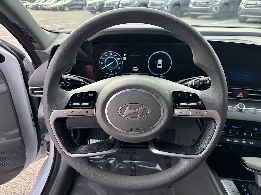 Thumbnail: 2024 Hyundai Elantra - 10