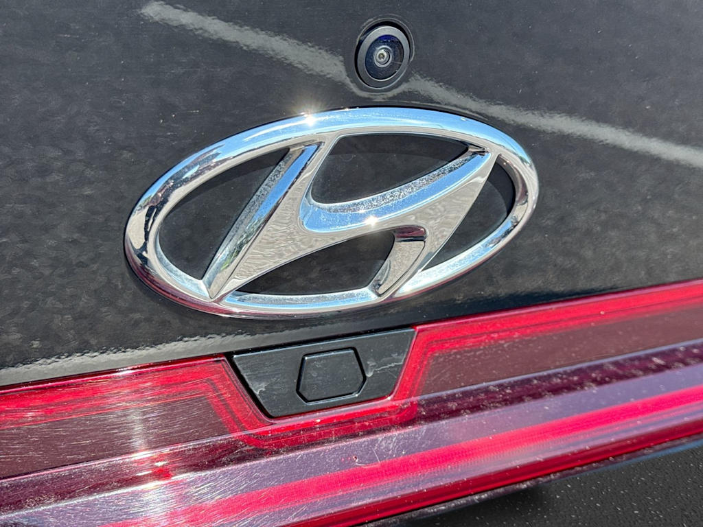 Thumbnail: 2022 Hyundai Elantra - 7