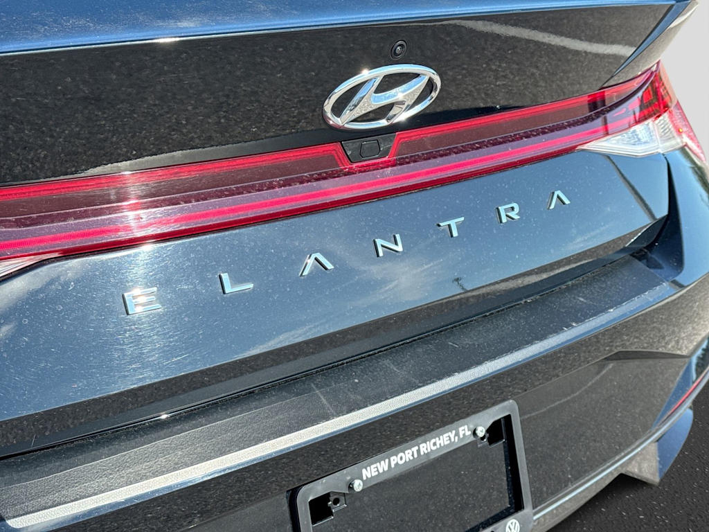 Thumbnail: 2022 Hyundai Elantra - 31