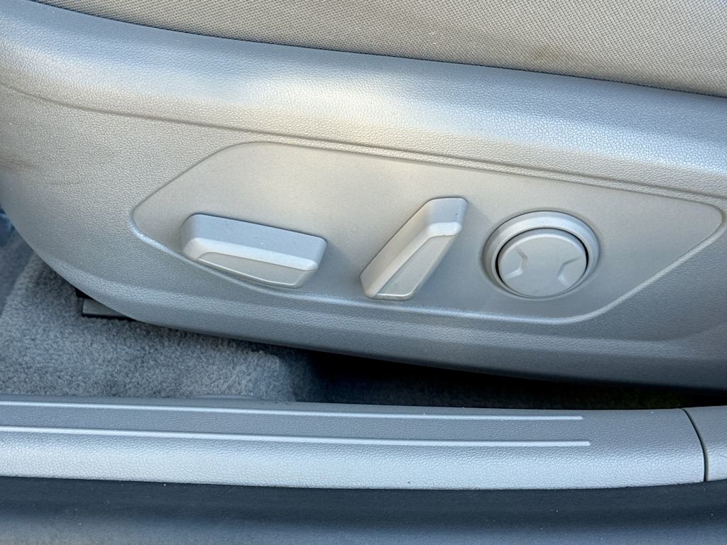 Thumbnail: 2022 Hyundai Elantra - 32