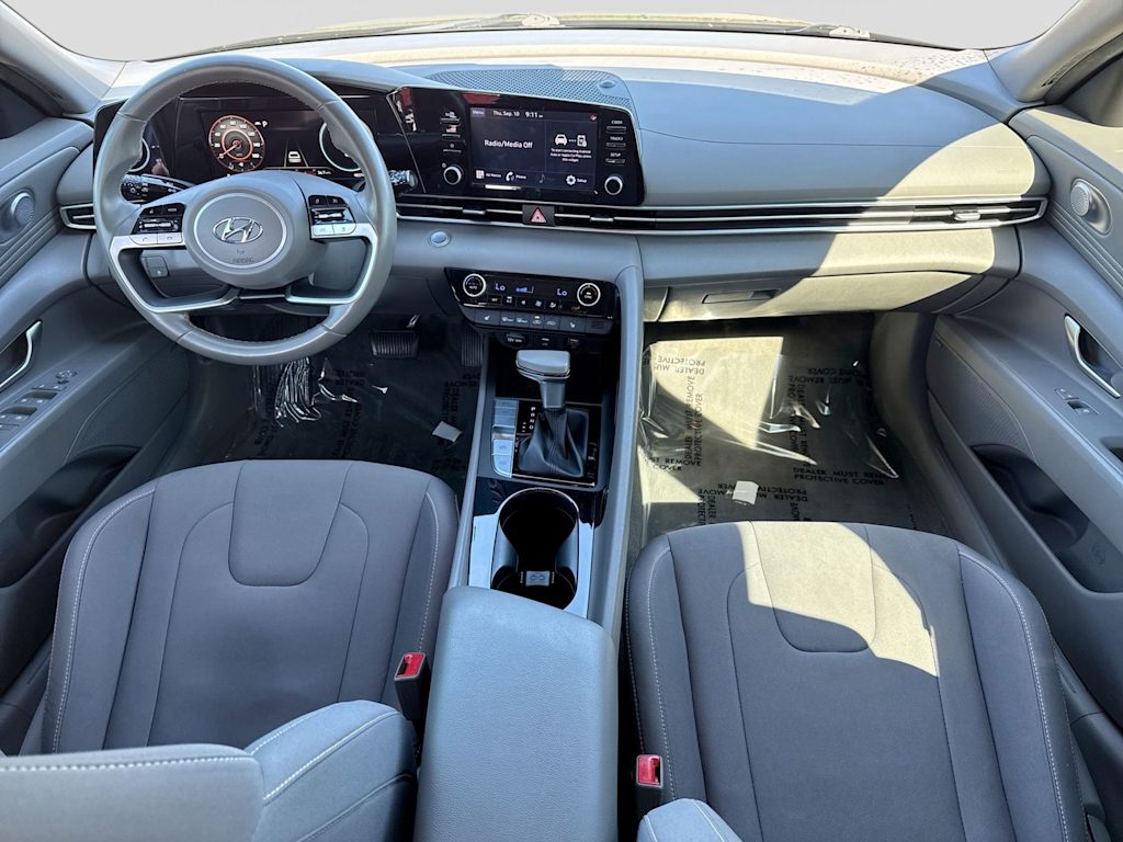 Thumbnail: 2022 Hyundai Elantra - 9