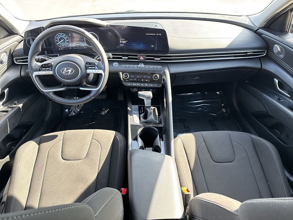 Thumbnail: 2023 Hyundai Elantra - 10