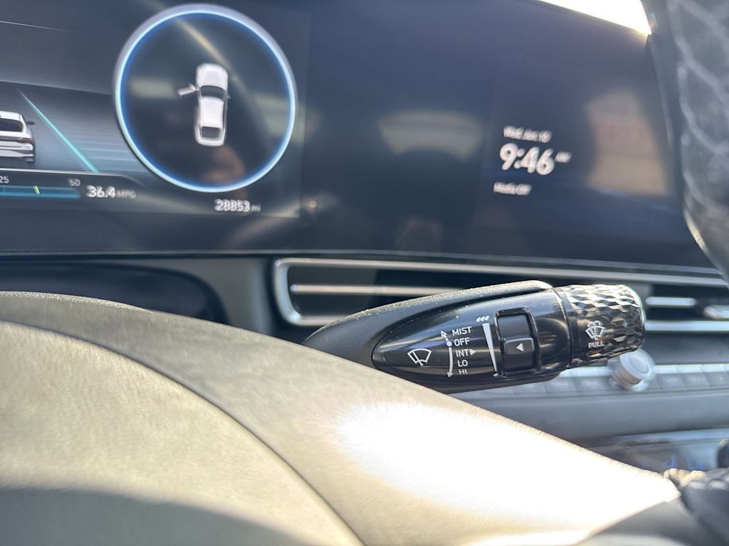 Thumbnail: 2023 Hyundai Elantra - 17