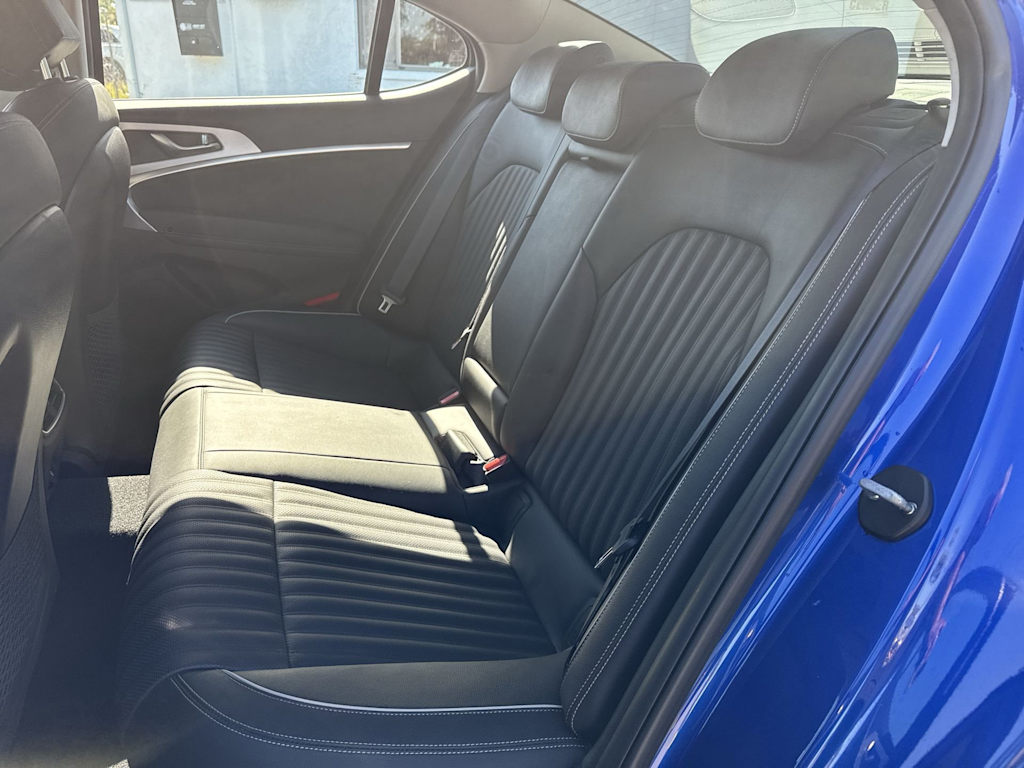 Thumbnail: 2021 Genesis G70 - 25