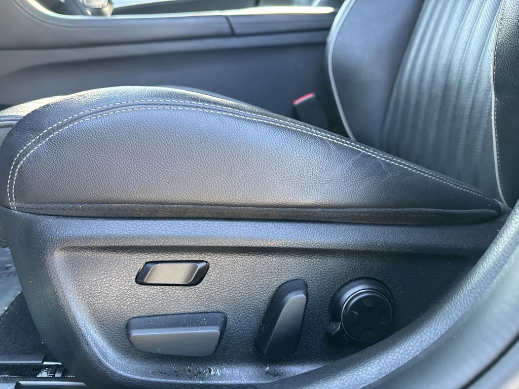 Thumbnail: 2021 Genesis G70 - 24