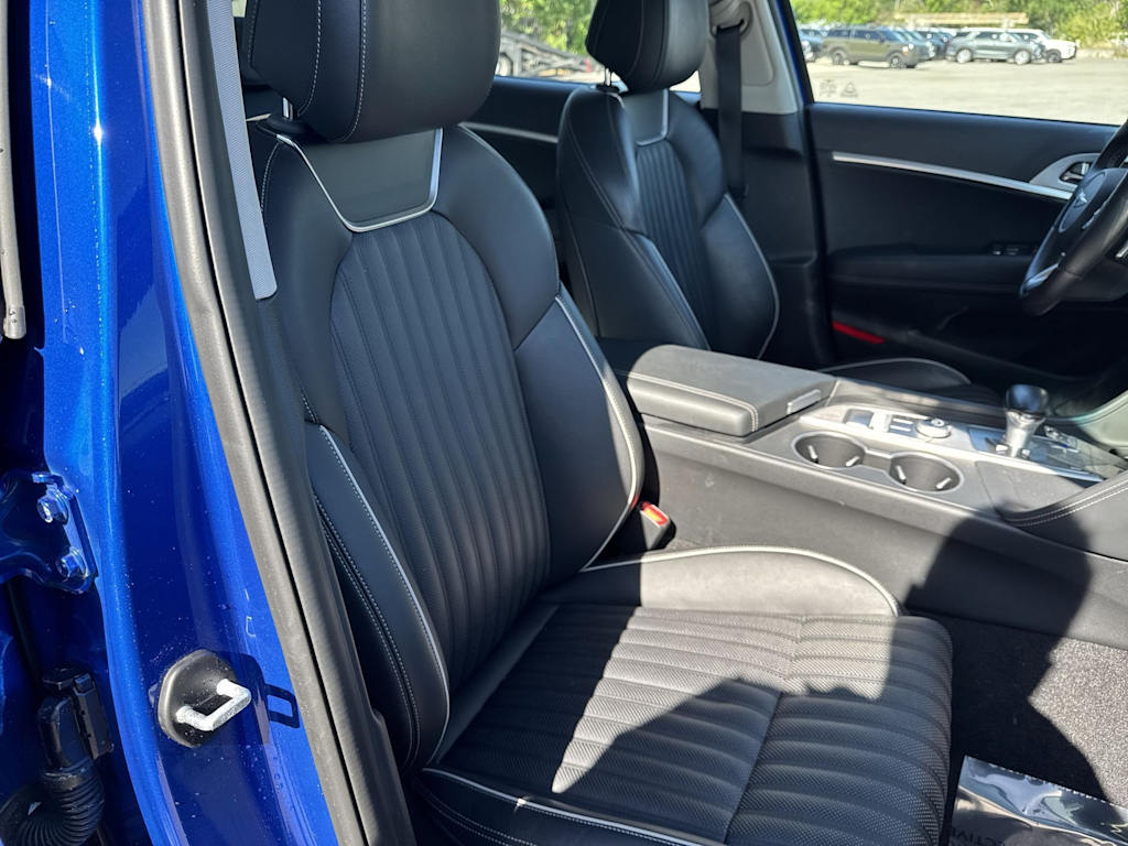 Thumbnail: 2021 Genesis G70 - 12