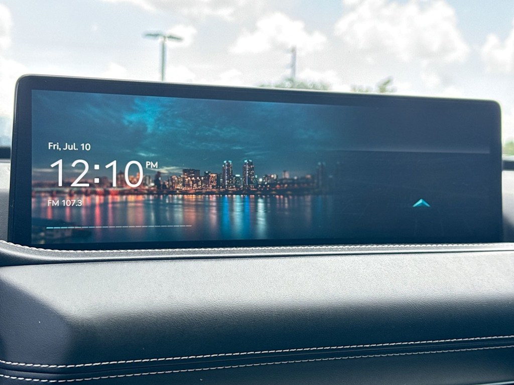 Thumbnail: 2021 Genesis GV80 - 19