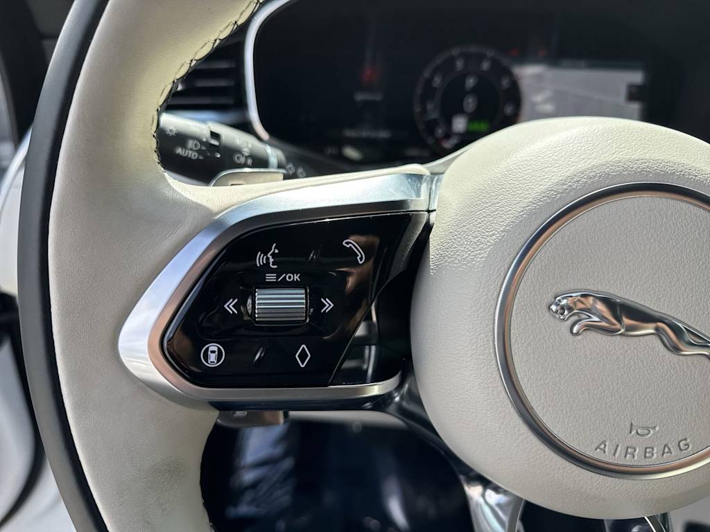 Thumbnail: 2026 Jaguar F-Pace - 27