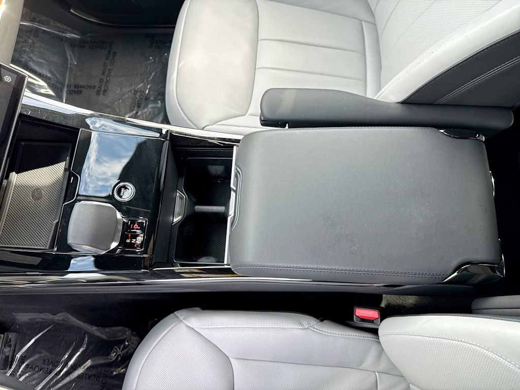 Thumbnail: 2025 Land Rover Range Rover Sport - 37
