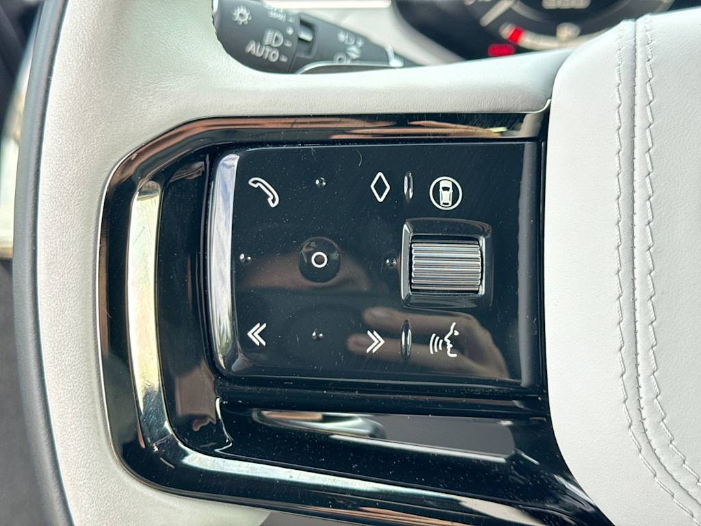Thumbnail: 2025 Land Rover Range Rover Sport - 35