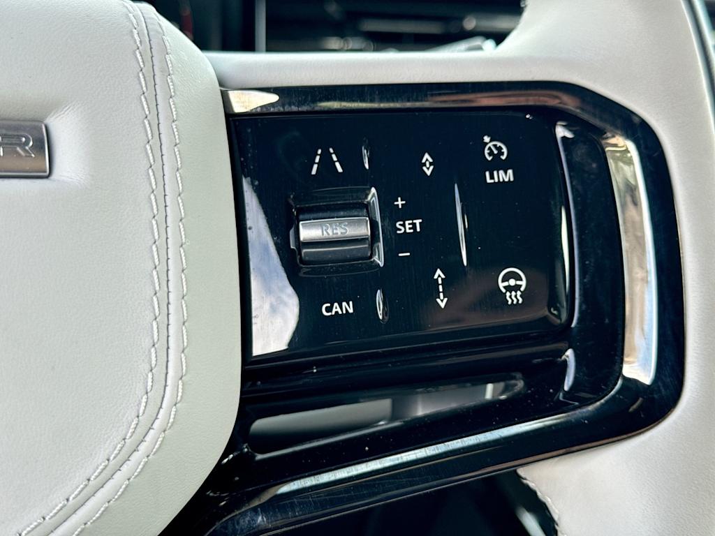 Thumbnail: 2025 Land Rover Range Rover Sport - 14