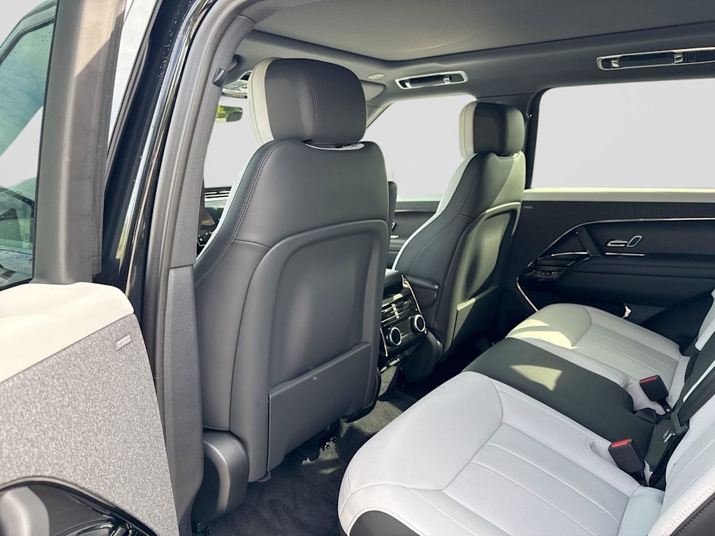 Thumbnail: 2025 Land Rover Range Rover Sport - 13