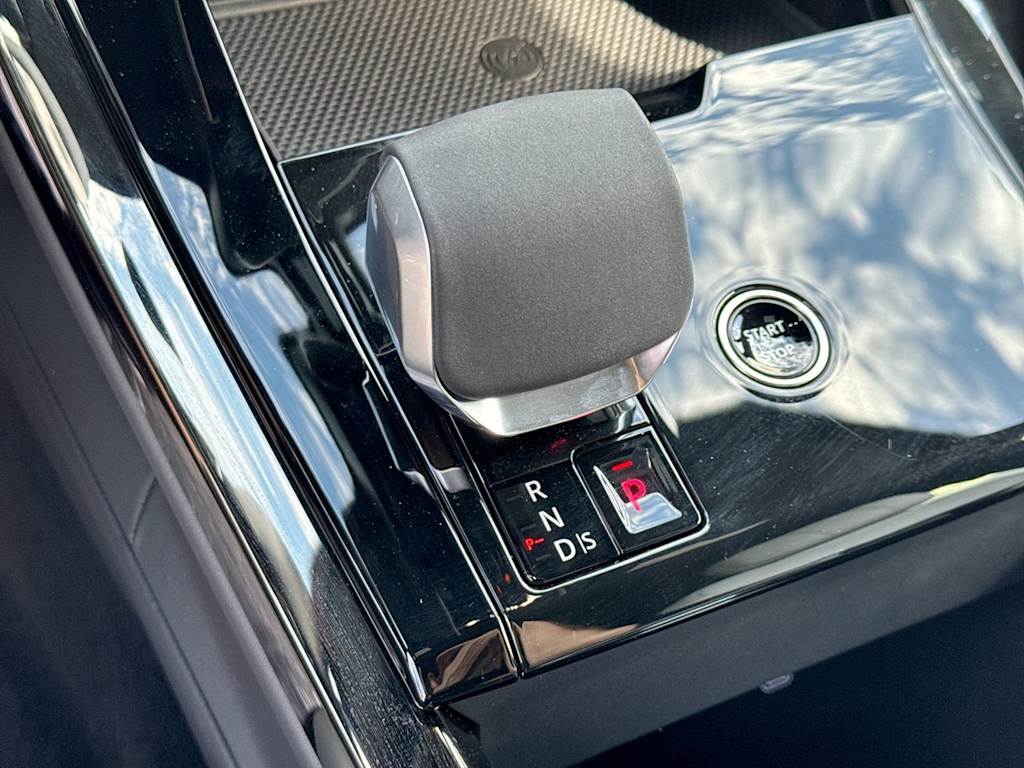 Thumbnail: 2025 Land Rover Range Rover Sport - 17