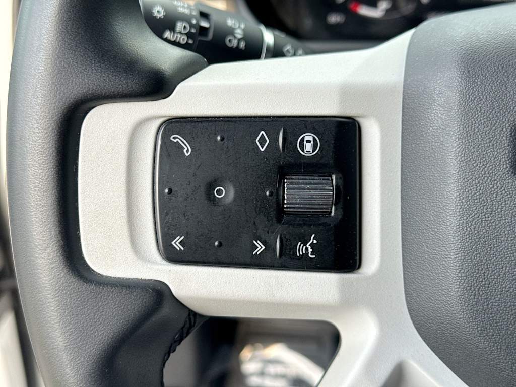Thumbnail: 2025 Land Rover Defender - 34