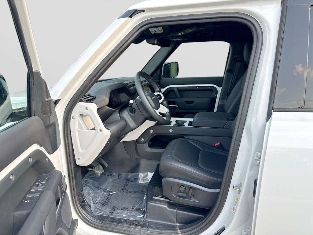 Thumbnail: 2025 Land Rover Defender - 9