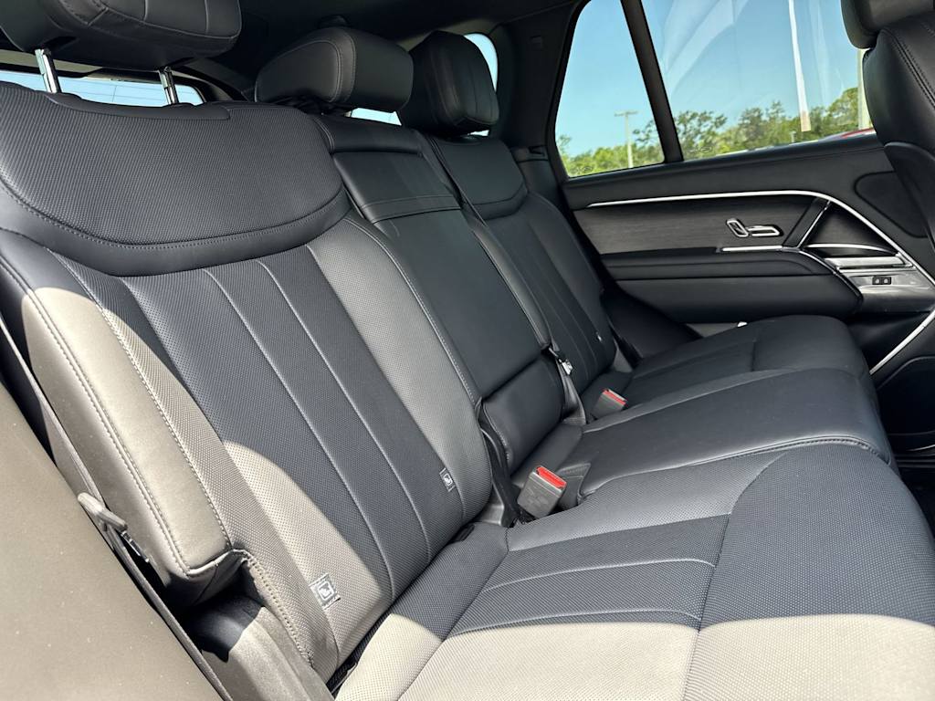 Thumbnail: 2023 Land Rover Range Rover - 26