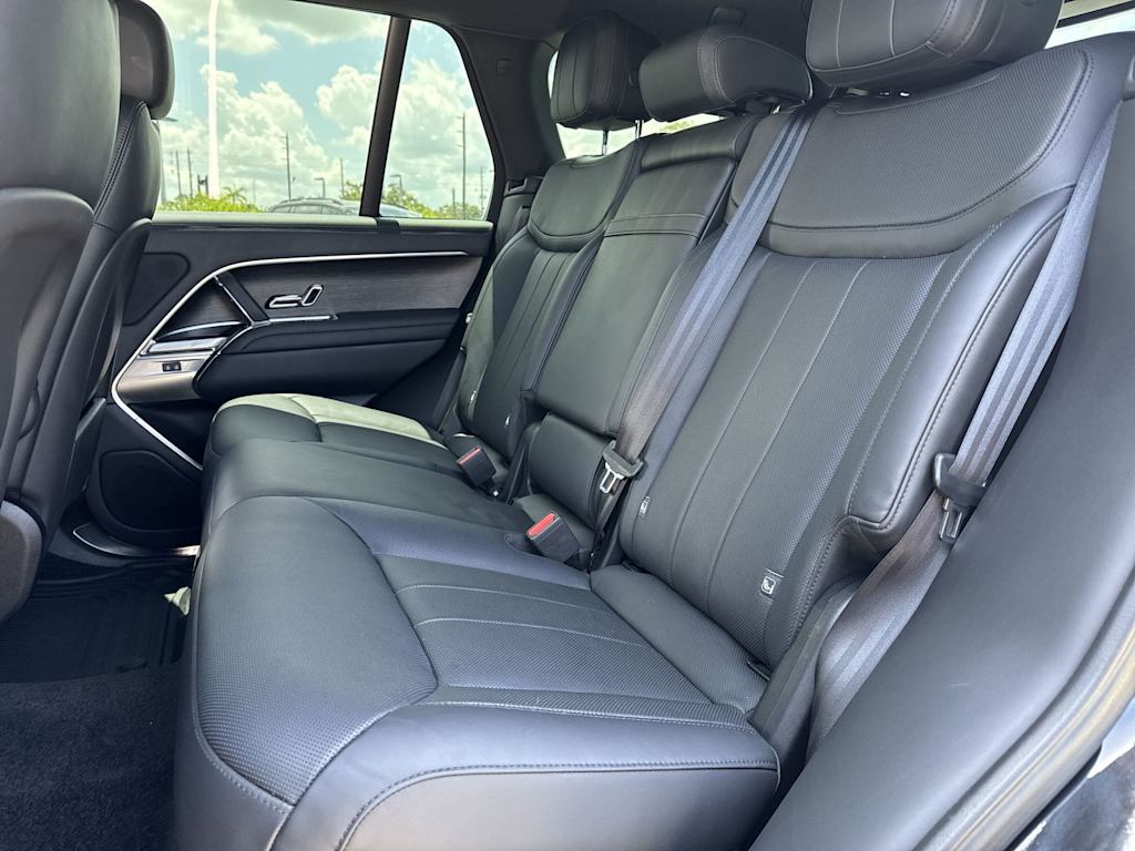 Thumbnail: 2023 Land Rover Range Rover - 25