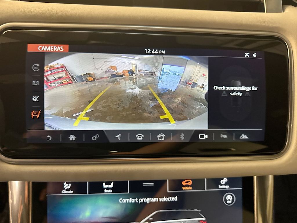 Thumbnail: 2022 Land Rover Range Rover Sport - 38