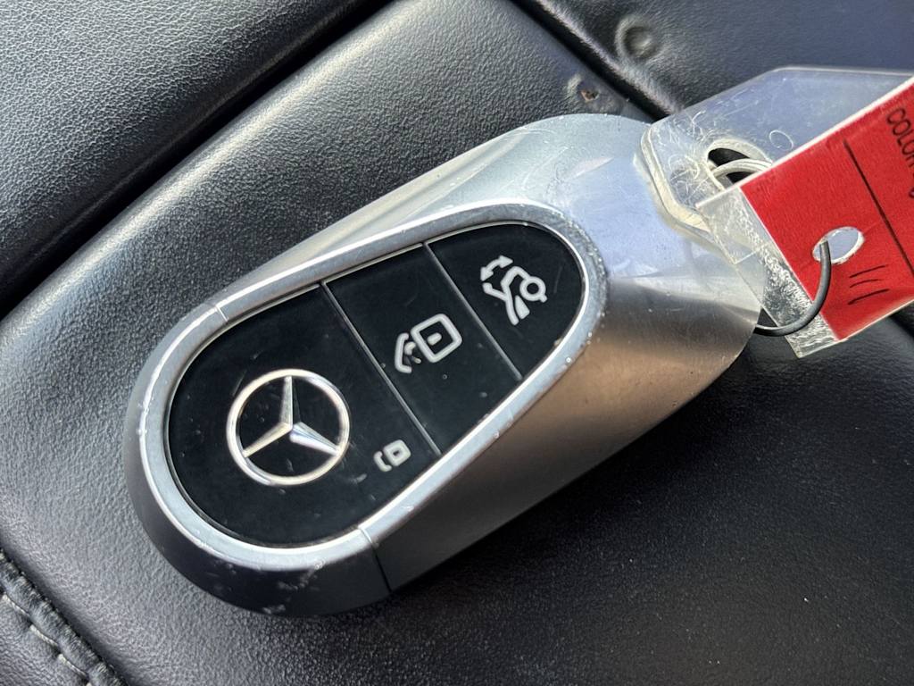 Thumbnail: 2022 Mercedes-Benz S-Class - 16