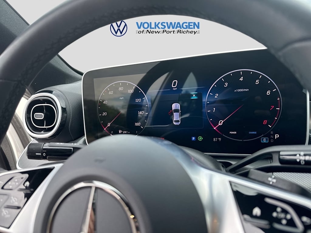 Thumbnail: 2025 Mercedes-Benz C-Class - 15