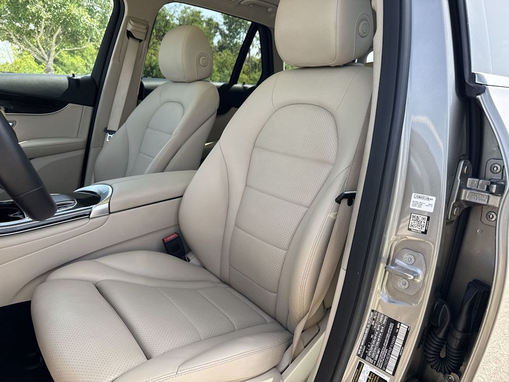 Thumbnail: 2021 Mercedes-Benz GLC - 11