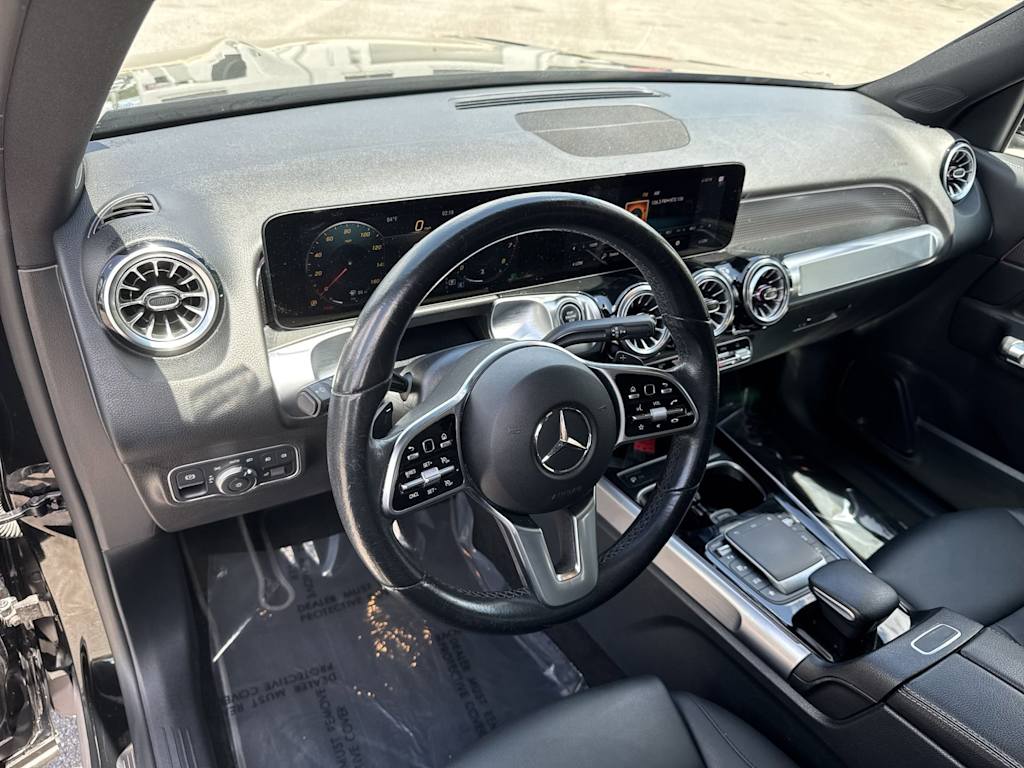 Thumbnail: 2022 Mercedes-Benz GLB - 2
