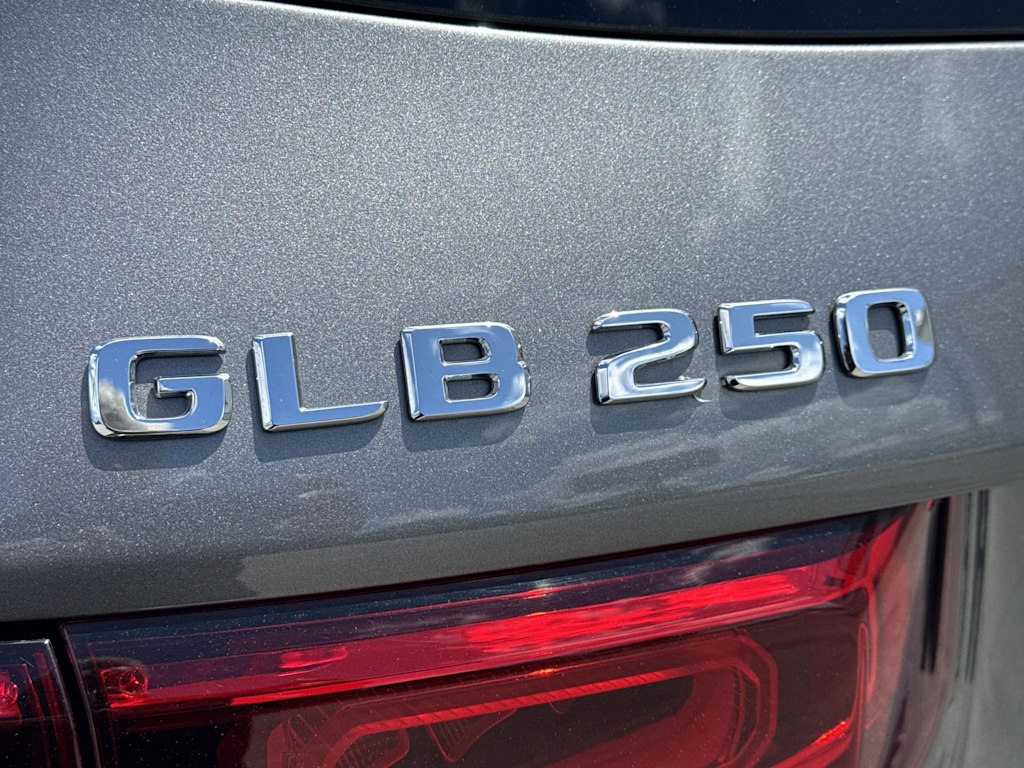 Thumbnail: 2022 Mercedes-Benz GLB - 27