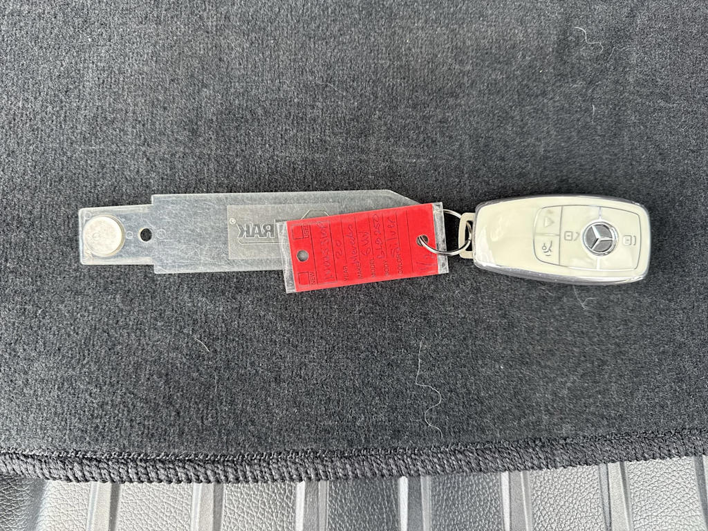 Thumbnail: 2020 Mercedes-Benz GLB - 35