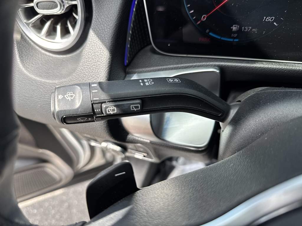 Thumbnail: 2020 Mercedes-Benz GLB - 16