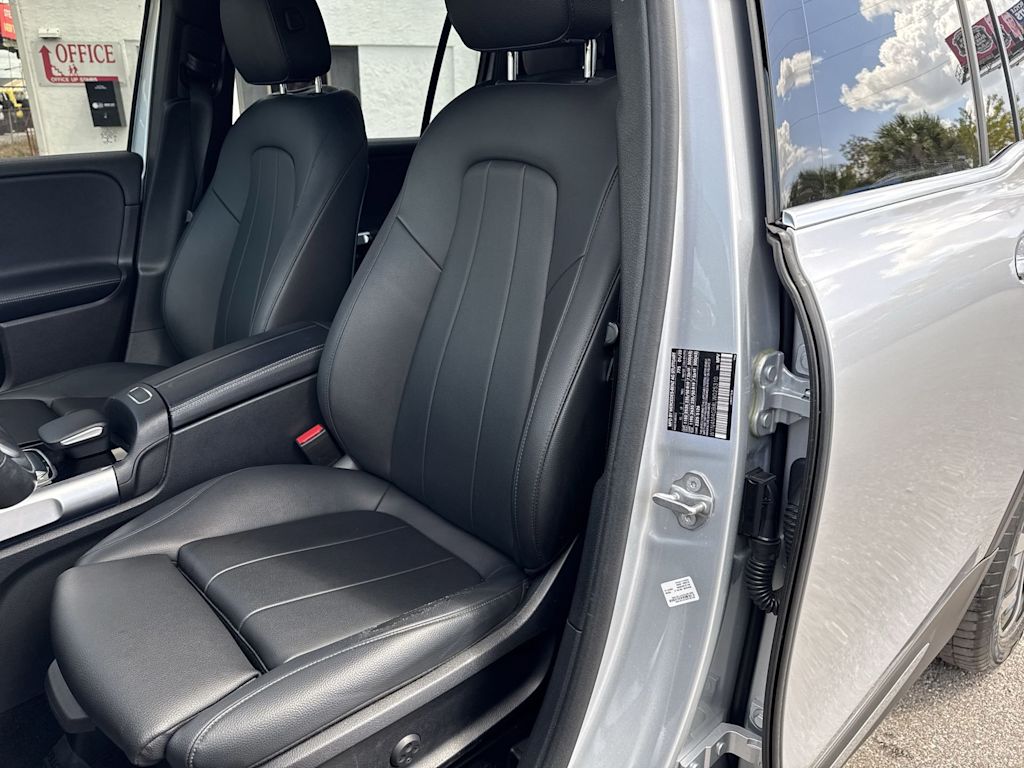 Thumbnail: 2020 Mercedes-Benz GLB - 11