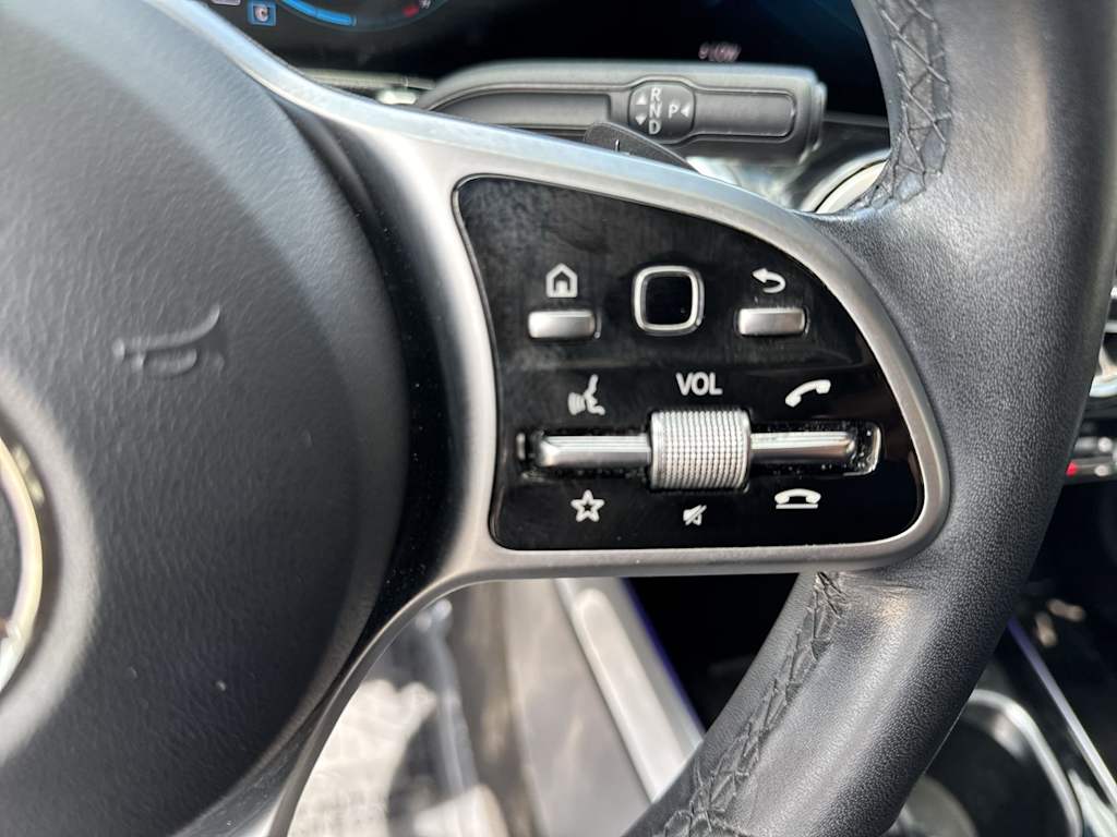 Thumbnail: 2020 Mercedes-Benz GLB - 30