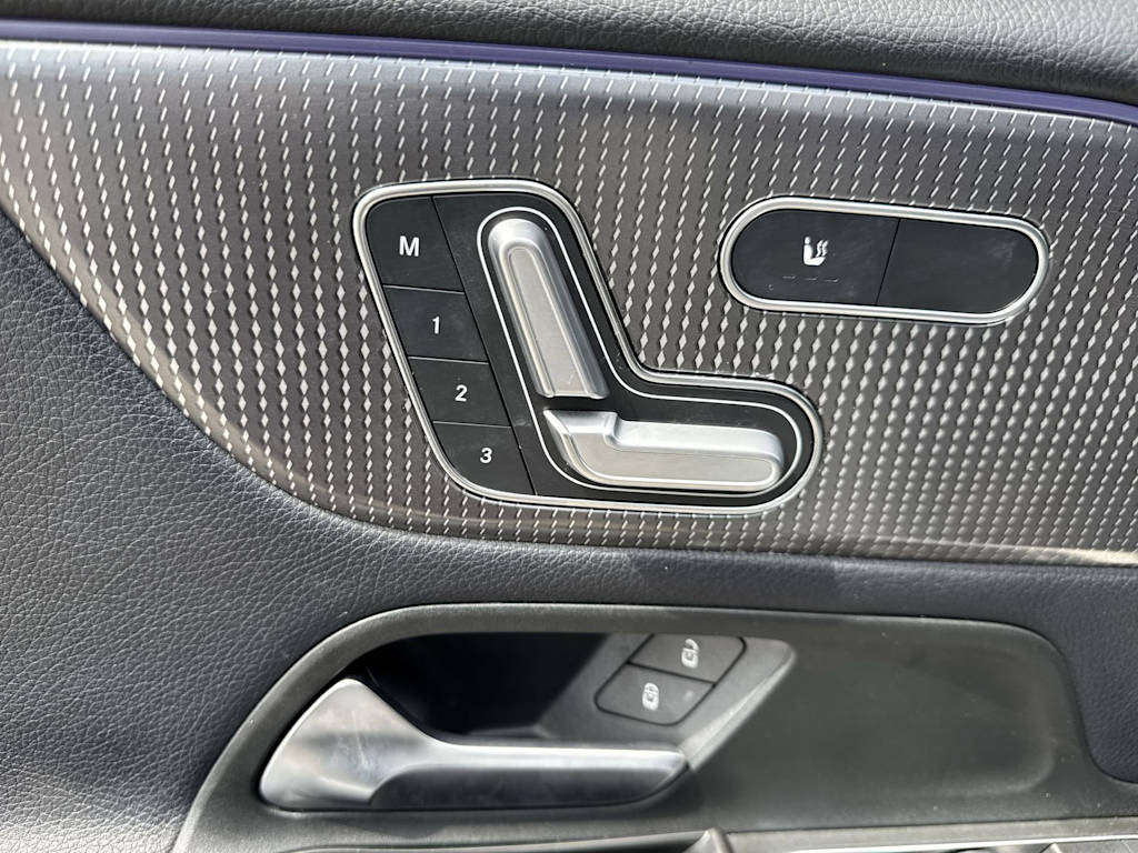 Thumbnail: 2020 Mercedes-Benz GLB - 25