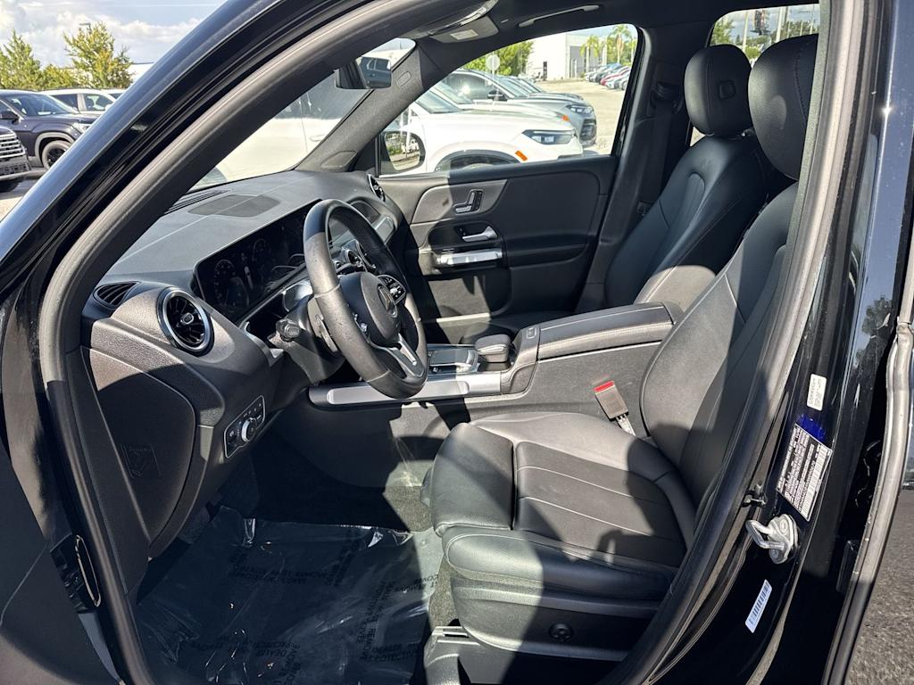 Thumbnail: 2021 Mercedes-Benz GLB - 11