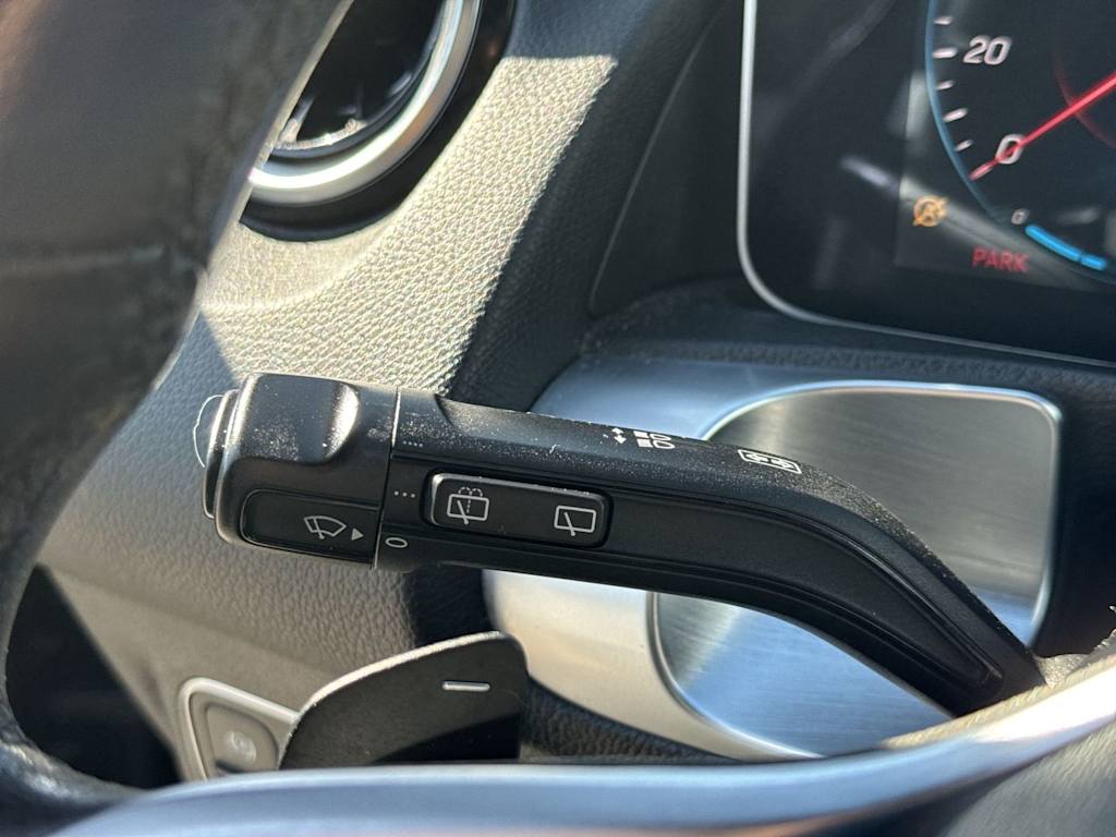 Thumbnail: 2021 Mercedes-Benz GLB - 29