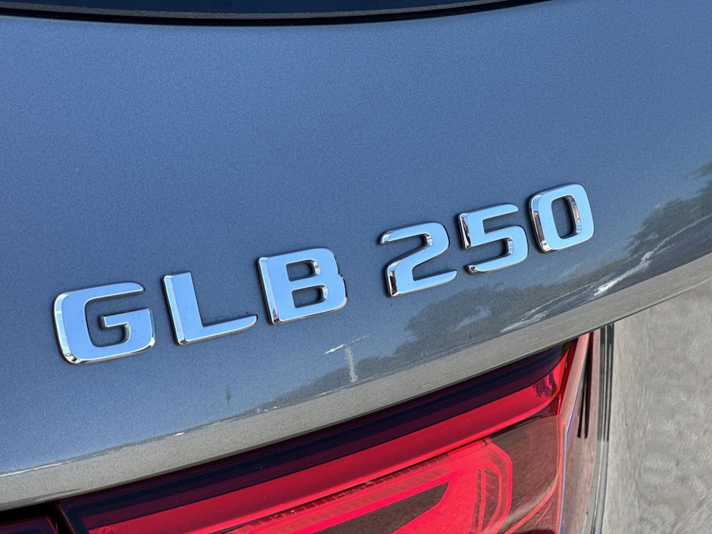Thumbnail: 2023 Mercedes-Benz GLB - 27