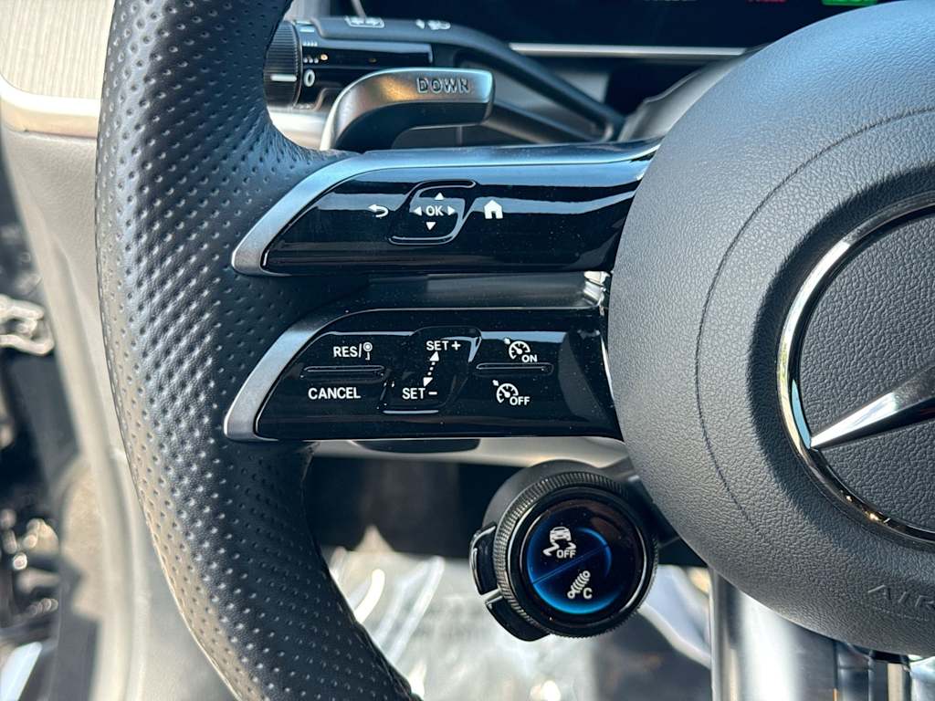 Thumbnail: 2025 Mercedes-Benz GLC - 36
