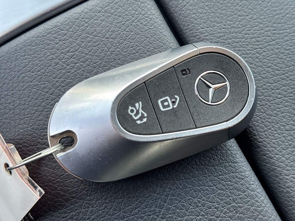 Thumbnail: 2026 Mercedes-Benz GLC - 18