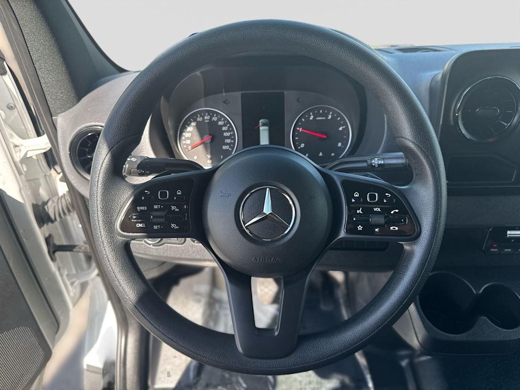 Thumbnail: 2024 Mercedes-Benz Sprinter - 11