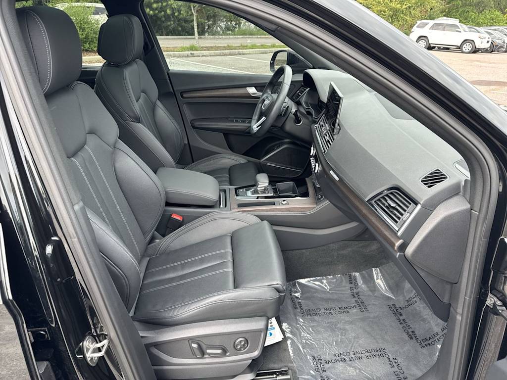 Thumbnail: 2023 Audi Q5 - 12