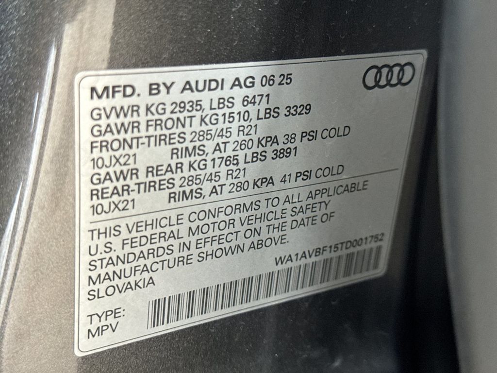 Thumbnail: 2026 Audi Q8 - 17
