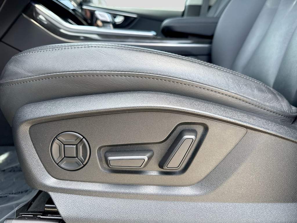 Thumbnail: 2023 Audi Q7 - 32