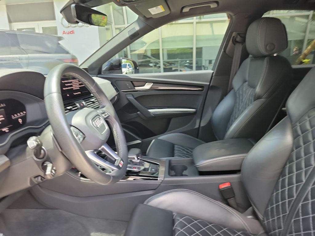 Thumbnail: 2023 Audi SQ5 - 11