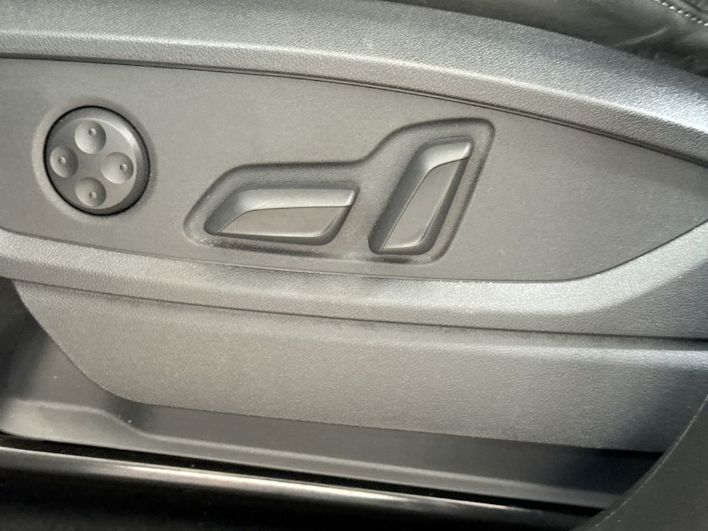 Thumbnail: 2023 Audi SQ5 - 31