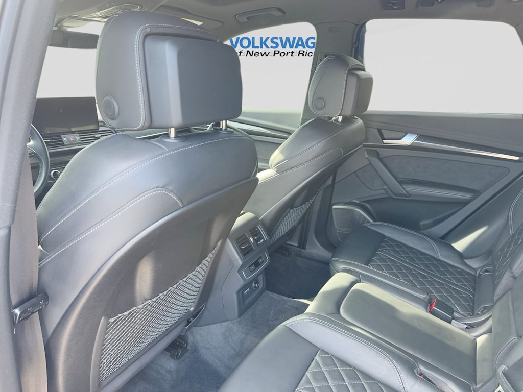 Thumbnail: 2023 Audi SQ5 - 12