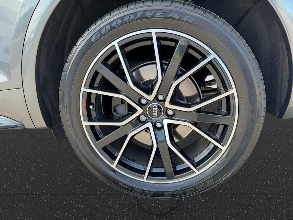 Thumbnail: 2023 Audi SQ5 - 8