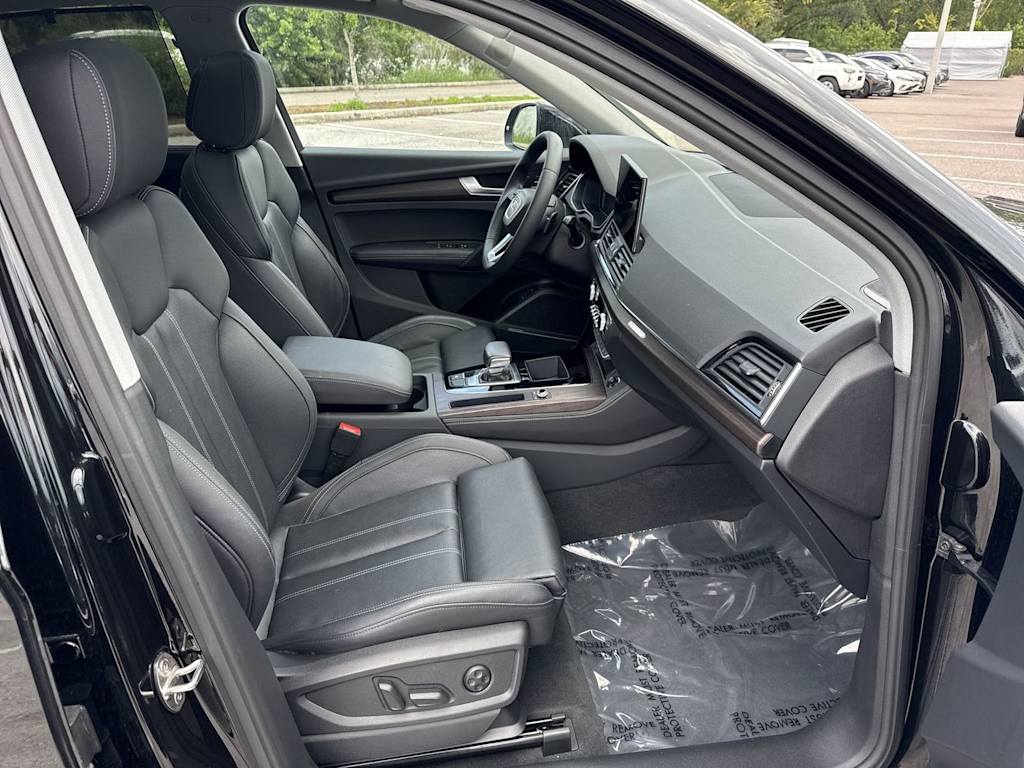 Thumbnail: 2023 Audi Q5 - 12