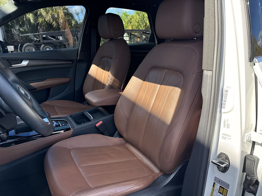 Thumbnail: 2022 Audi Q5 - 11