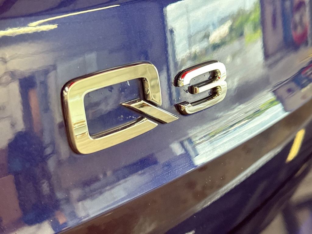 Thumbnail: 2023 Audi Q3 - 7